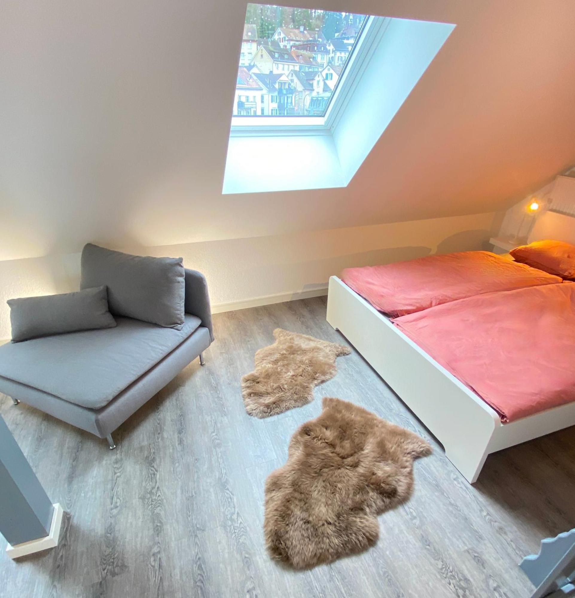 Ruhige, Neue Dachwohnung An Altstadt, Naehe Messe 圣加仑 外观 照片