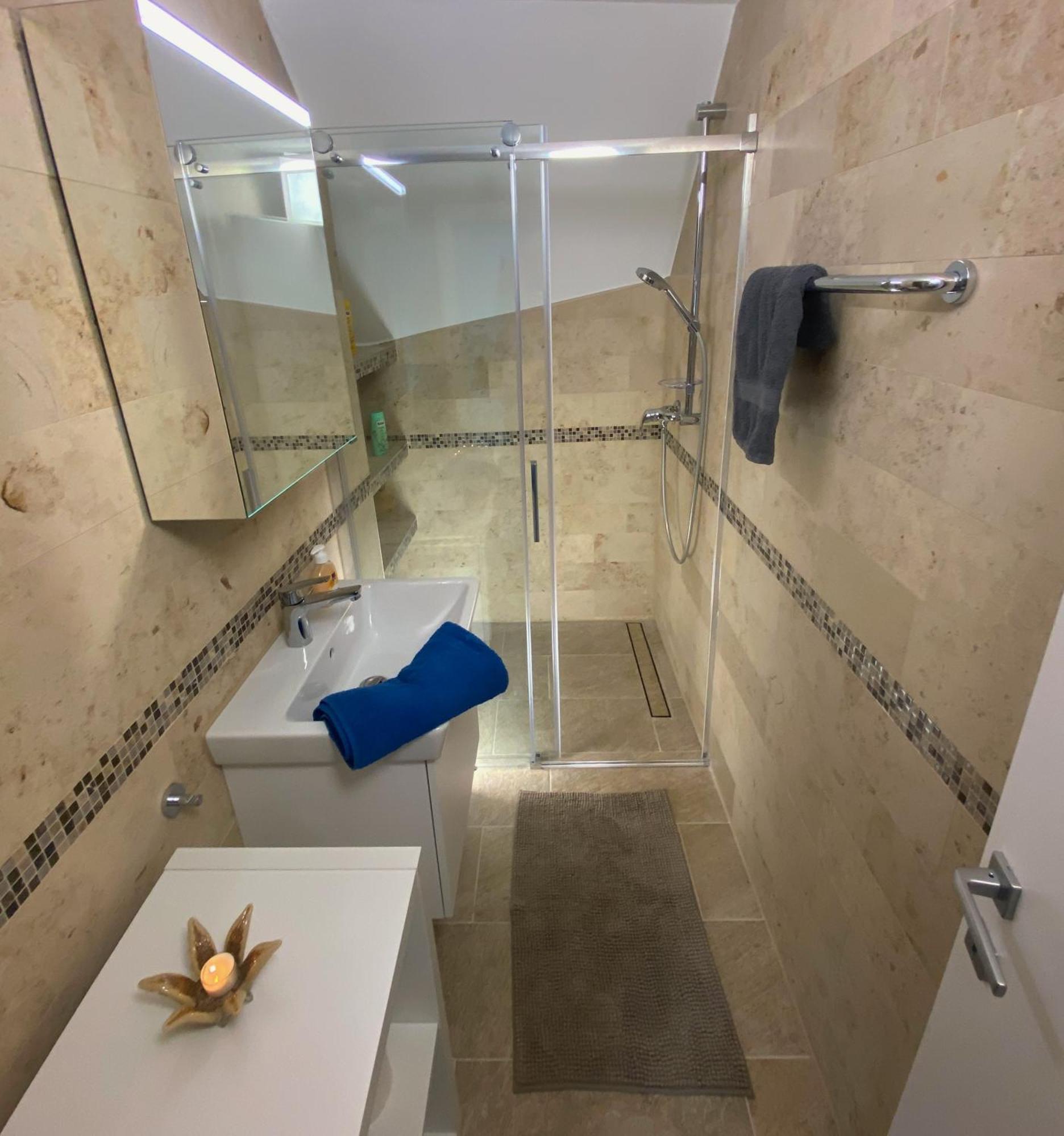 Ruhige, Neue Dachwohnung An Altstadt, Naehe Messe 圣加仑 外观 照片