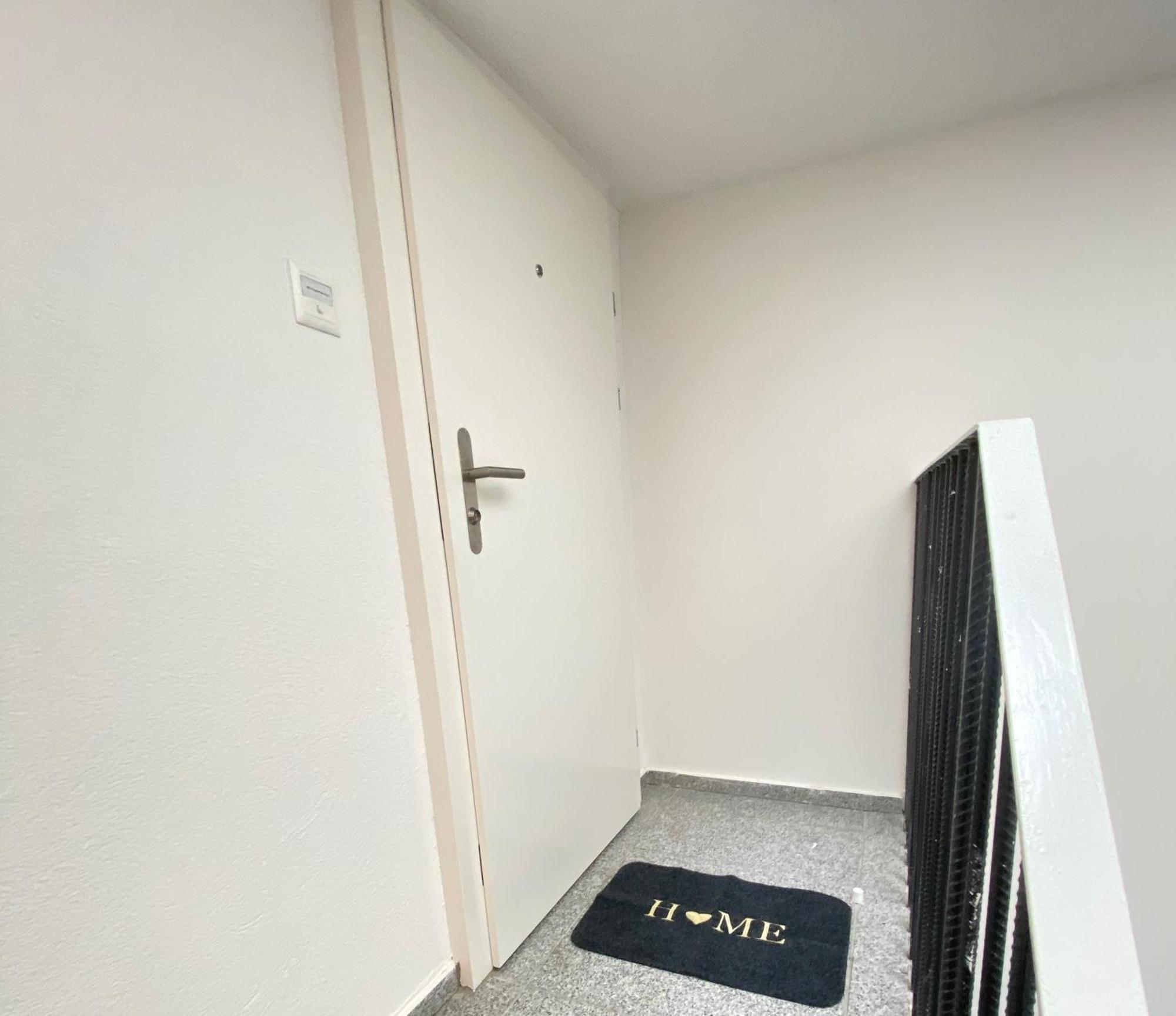 Ruhige, Neue Dachwohnung An Altstadt, Naehe Messe 圣加仑 外观 照片