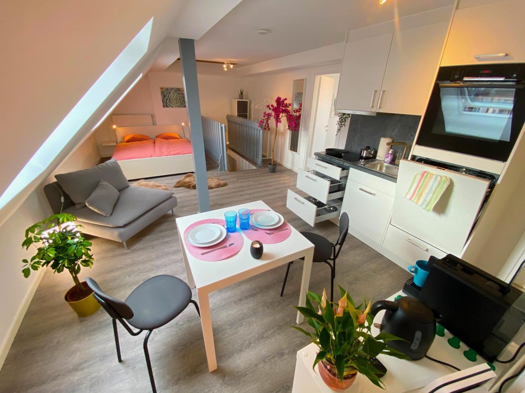 Ruhige, Neue Dachwohnung An Altstadt, Naehe Messe 圣加仑 外观 照片